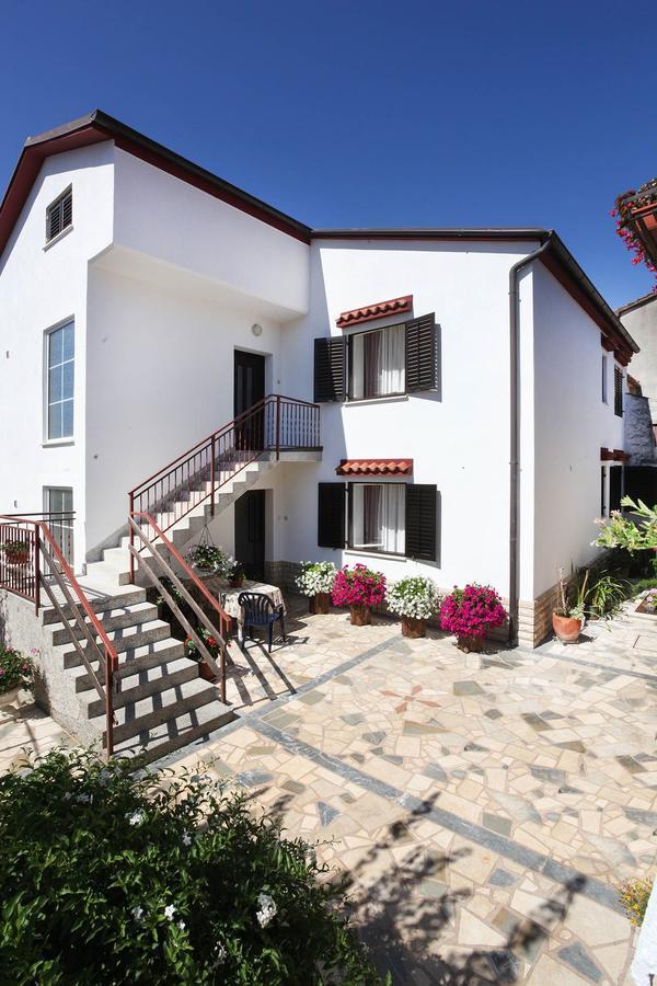 Apartments Patricia Banjole Luaran gambar